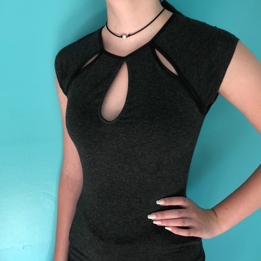 NWT Guess Size S Gray Short Sleeve Top w/Cutouts